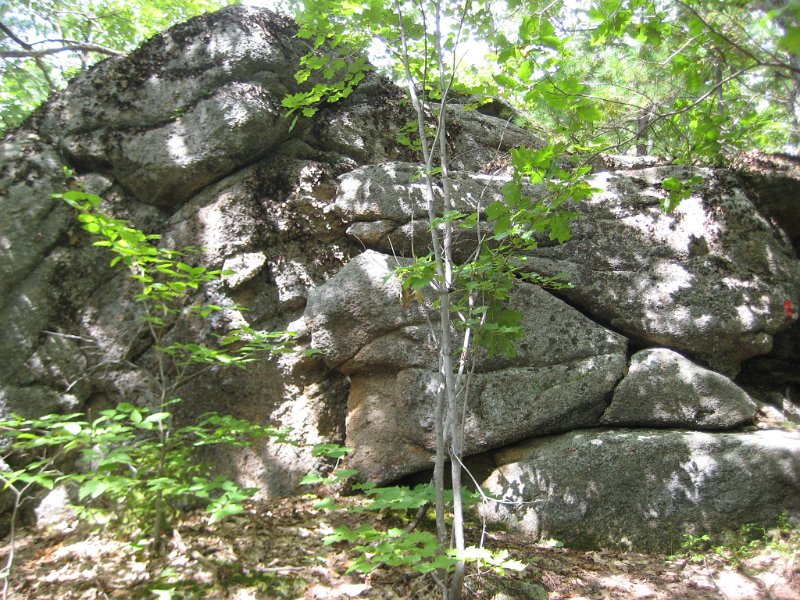 MtBayle (13).JPG - This was an interesting rock formation that looks like the ground was pushed up from below.